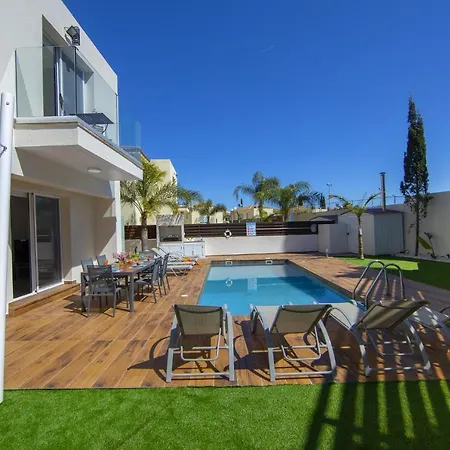 Tsokkos Luxury Villa *
