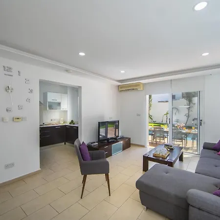 Villa Tsokkos Luxury Protarász